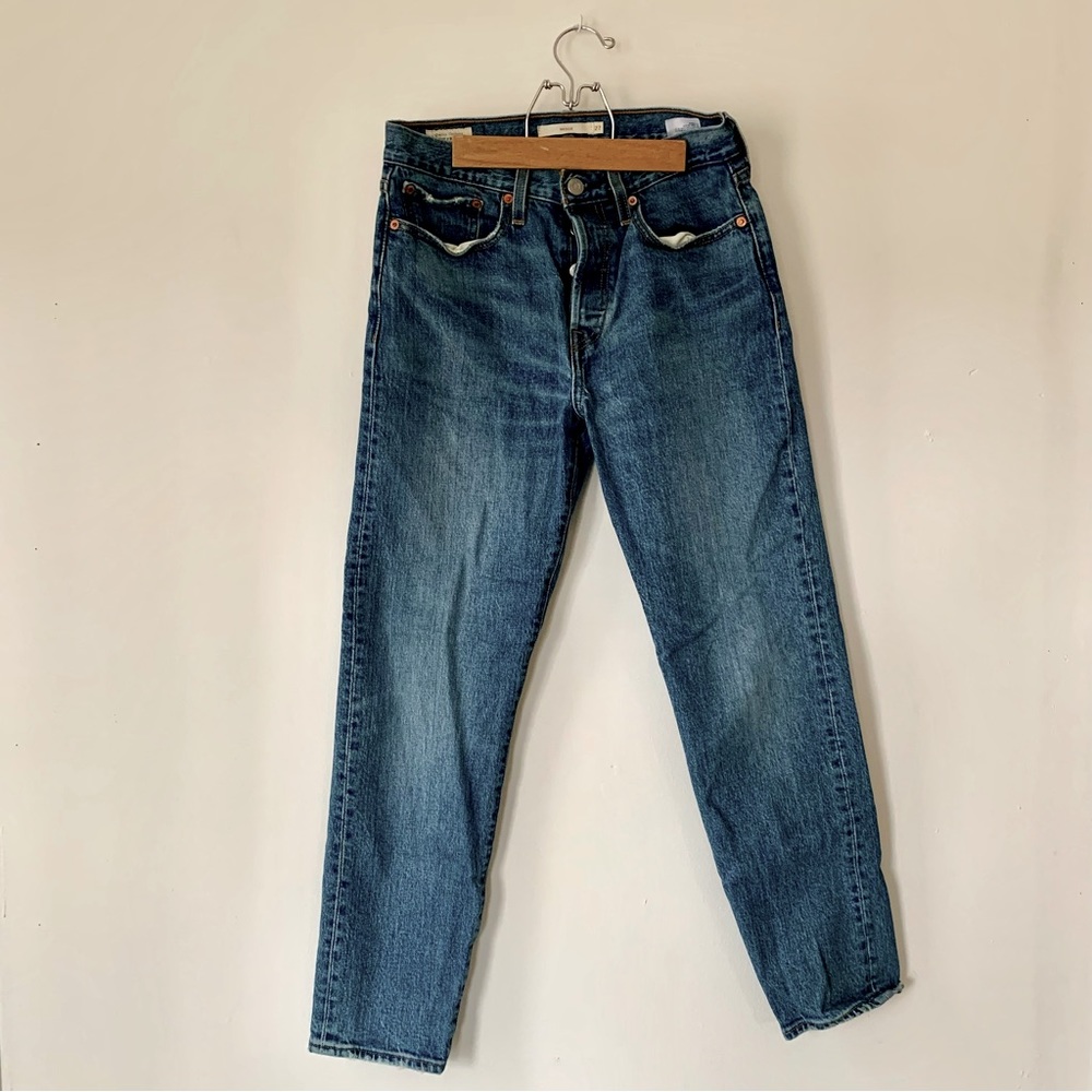 Levi’s Wedgie Fit Blue Jeans Size 27